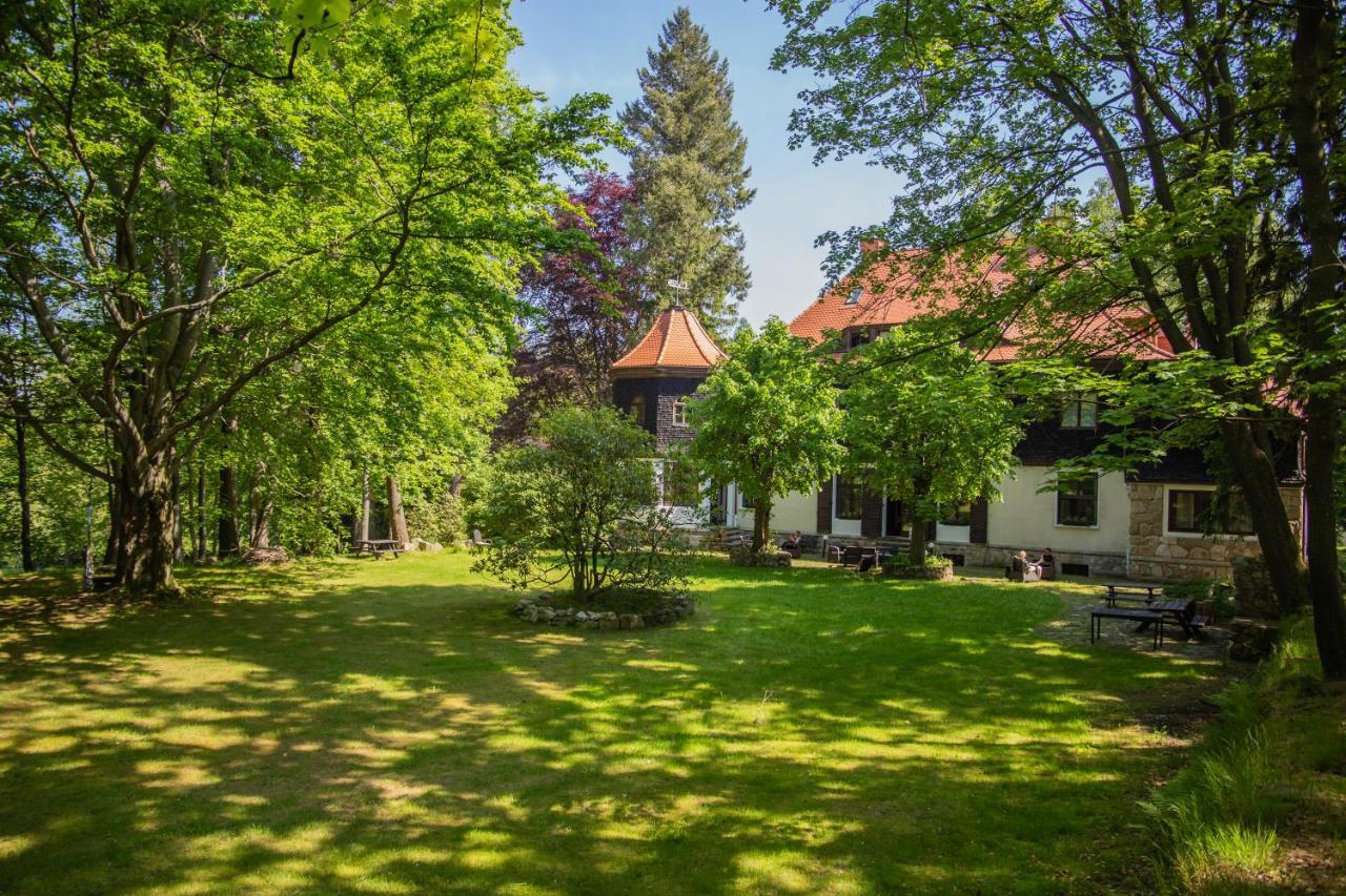 Bed and Breakfast Dworek Saraswati Świeradów-Zdrój Exterior foto